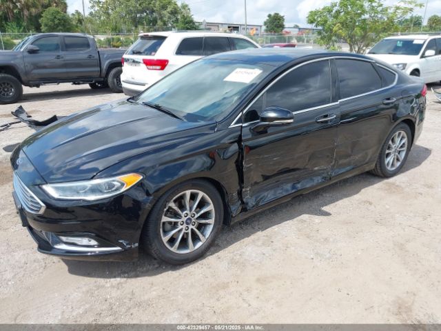 3FA6P0HDXHR130429 Ford FUSION SE