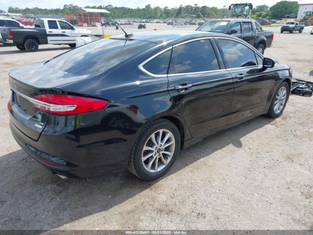 3FA6P0HDXHR130429 Ford FUSION SE