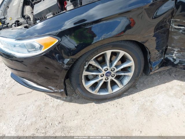 3FA6P0HDXHR130429 Ford FUSION SE