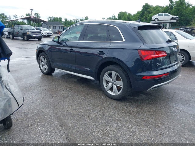 2019 AUDI Q5 WA1BNAFY2K2080576 Photo 2