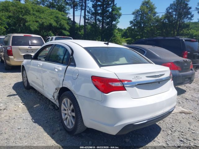 2013 CHRYSLER 200 1C3CCBBB2DN672878 Photo 2