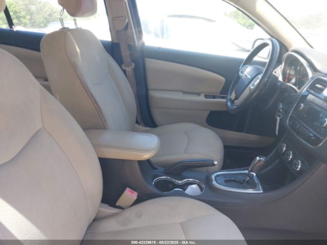 2013 CHRYSLER 200 1C3CCBBB2DN672878 Photo 4