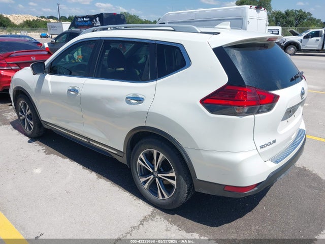 Nissan 2017 2017 5N1AT2MT2HC756768 Image 3