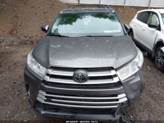 5TDJZRFH2JS843711 Toyota Highlander Xle
