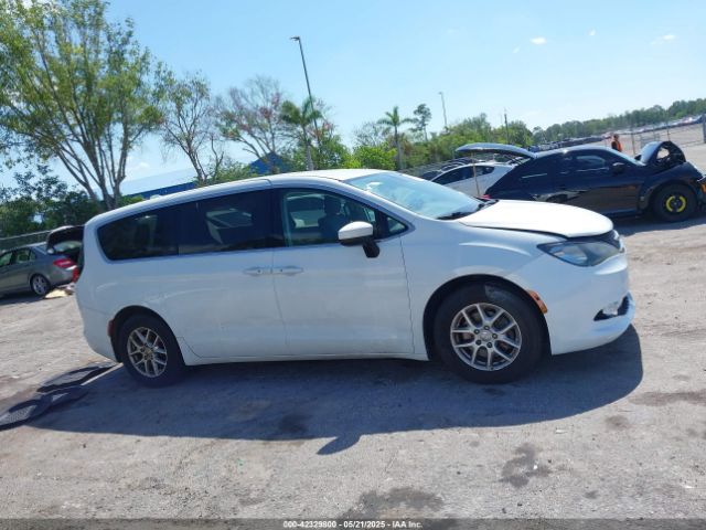 2C4RC1DG6HR831175 Chrysler Pacifica Touring