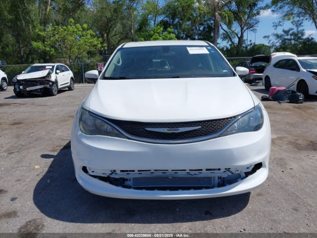 2C4RC1DG6HR831175 Chrysler Pacifica Touring
