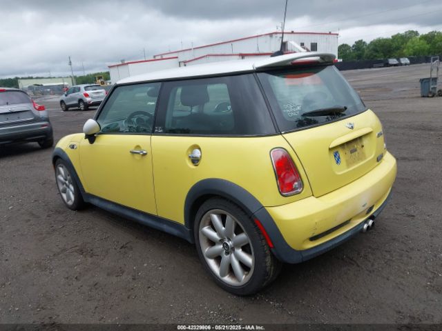 2005 MINI COOPER S WMWRE33505TL10590 Photo 2