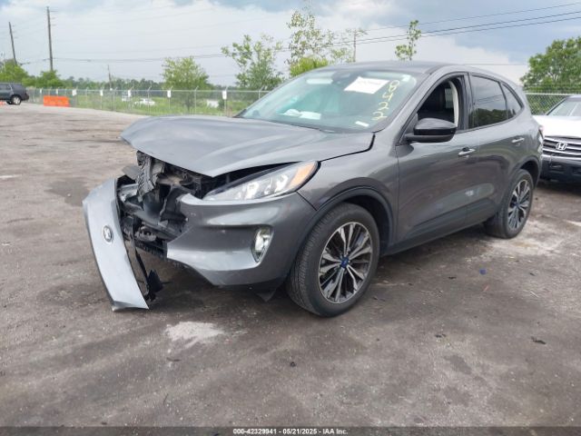 1FMCU9H99NUB98422 Ford ESCAPE SEL