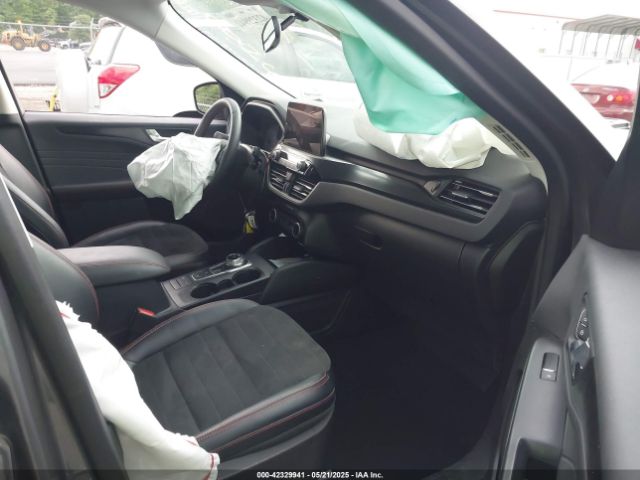 1FMCU9H99NUB98422 Ford ESCAPE SEL