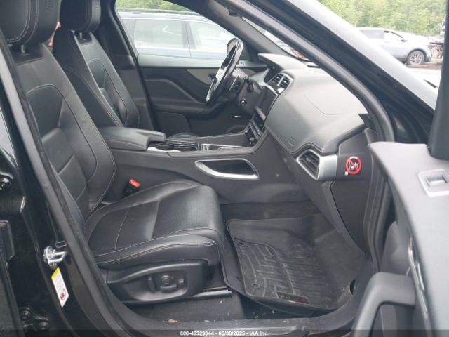 2017 JAGUAR F-PACE SADCM2BV9HA897075 Photo 4