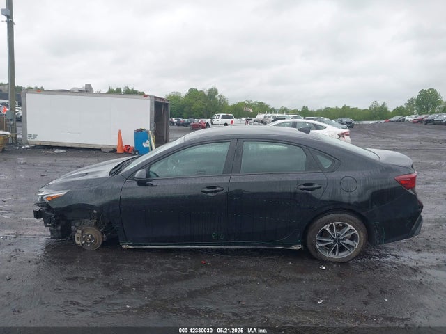 3KPF24AD4NE429525 KIA Forte Lxs