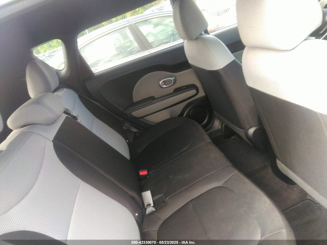 KNDJN2A22H7421223 KIA Soul