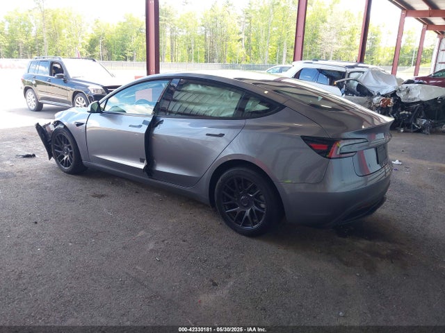2025 TESLA MODEL 3 5YJ3E1EB4SF943771 Photo 2