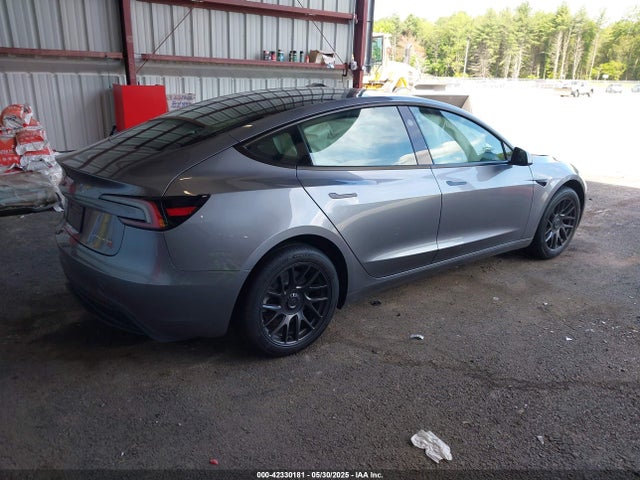 2025 TESLA MODEL 3 5YJ3E1EB4SF943771 Photo 3