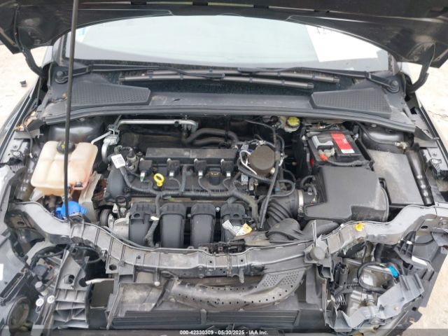 1FADP3F23FL374137 Ford FOCUS SE