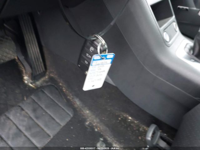 WVGAV7AX6FW567468 Volkswagen Tiguan Sel
