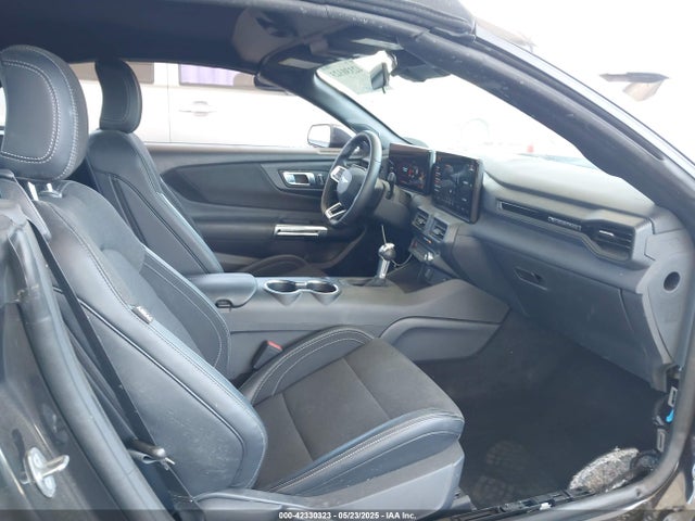 1FAGP8UH8R5141686 Ford 4v
