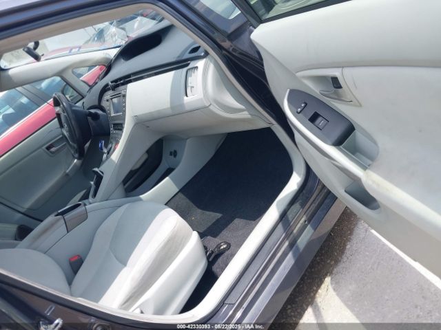 JTDKN3DU5E1739326 Toyota Prius Five/four/three/two