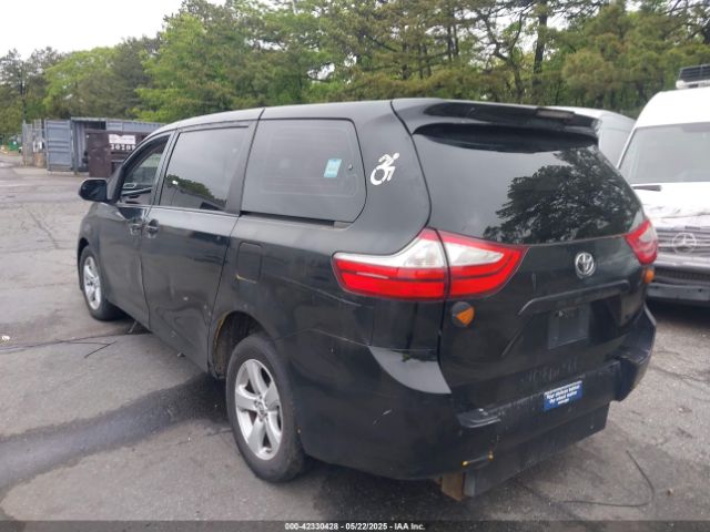 2018 TOYOTA SIENNA 5TDZZ3DC7JS912142 Photo 2