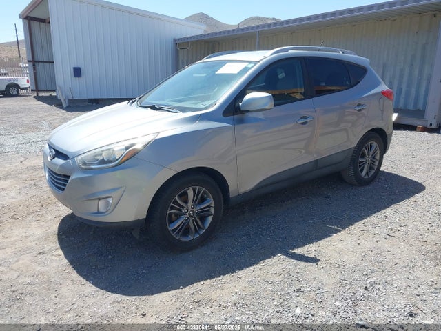 KM8JUCAG9FU089084 Hyundai TUCSON SE
