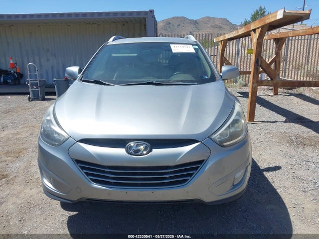 KM8JUCAG9FU089084 Hyundai TUCSON SE