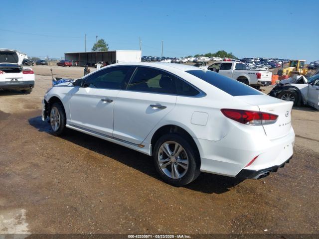 2018 HYUNDAI SONATA 5NPE34AF5JH720115 Photo 2