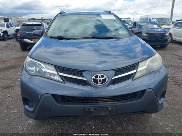 2T3BFREV1EW147043 Toyota RAV4 LE