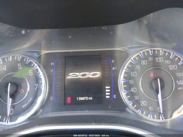 1C3CCCFB5FN588802 Chrysler 200 LX