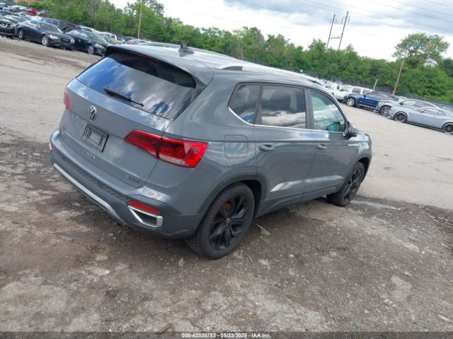 3VVWX7B24NM027026 Volkswagen tsi