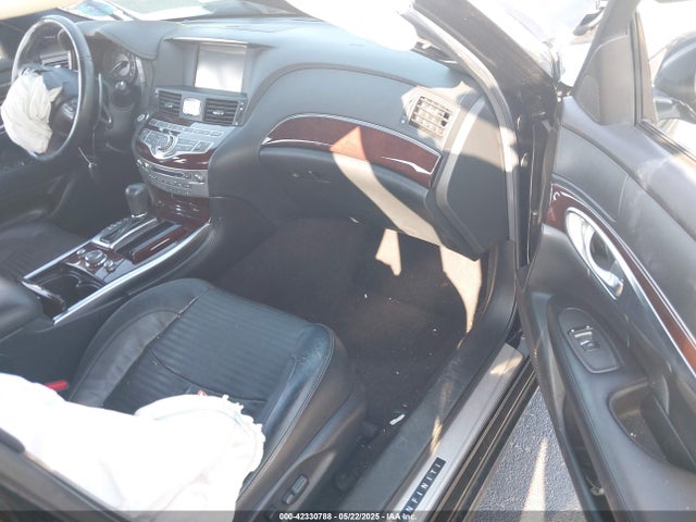 JN1BY1AP8HM740678 Infiniti Q70 3.7
