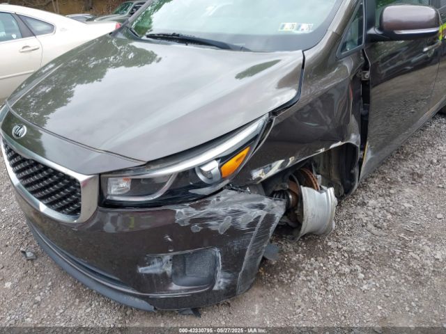 KNDMB5C14H6332027 KIA SEDONA LX