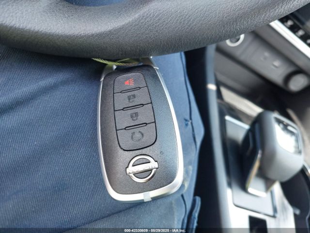 5N1BT3BA7PC900311 Nissan Rogue Sv Fwd