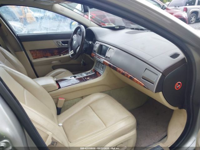 2010 JAGUAR XF SAJWA0GB8ALR65124 Photo 4