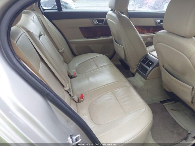 2010 JAGUAR XF SAJWA0GB8ALR65124 Photo 7