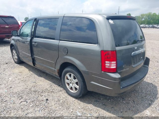 2010 CHRYSLER TOWN & COUNTRY 2A4RR2D14AR329894 Photo 2