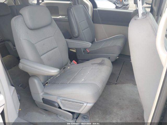2010 CHRYSLER TOWN & COUNTRY 2A4RR2D14AR329894 Photo 7