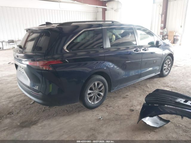 2021 TOYOTA SIENNA 5TDKRKEC3MS070561 Photo 3