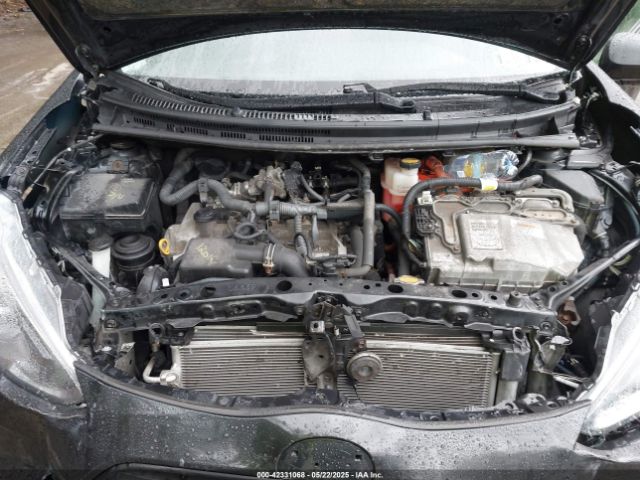 JTDKDTB30F1101631 Toyota Prius C Four/one/three/two