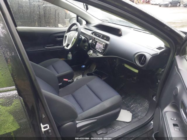 JTDKDTB30F1101631 Toyota Prius C Four/one/three/two