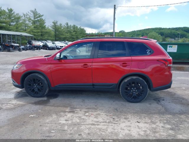 JA4AZ3A39JZ032862 Mitsubishi Outlander Le