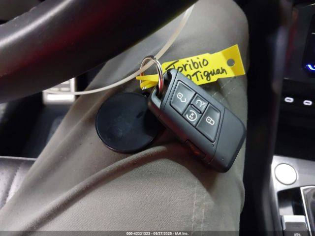 2022 VOLKSWAGEN TIGUAN 3VV8B7AX8NM044884 Photo 10