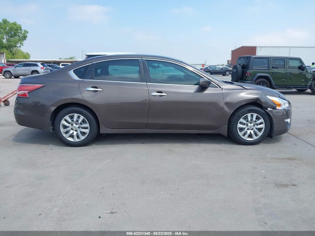 Nissan Altima 2.5 S 2015 1N4AL3AP8FC156731 Image 29