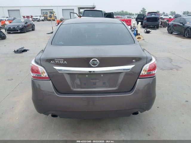 Nissan Altima 2.5 S 2015 1N4AL3AP8FC156731 Image 32