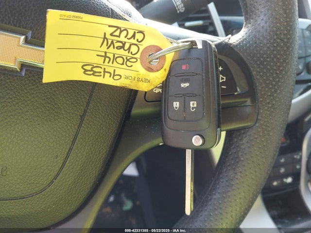 1G1PA5SHXE7465873 Chevrolet Cruze Ls Auto