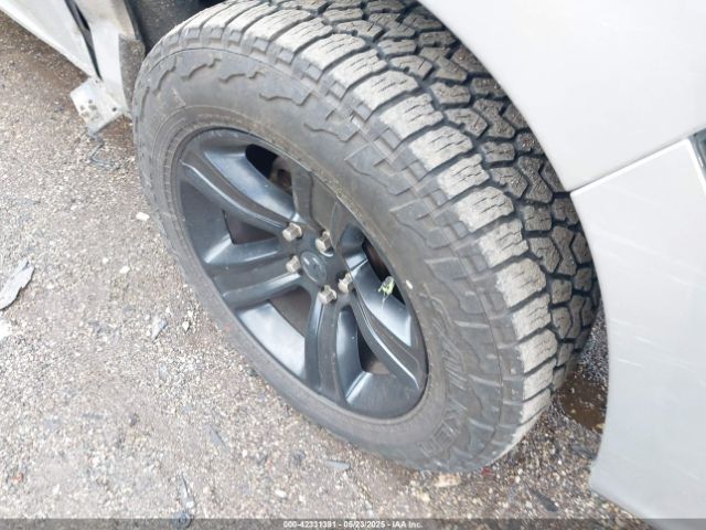 1C6RR7MT9HS617785 RAM 1500 Night  4x4 5'7 Box