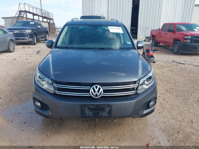 WVGAV7AX4GW574940 Volkswagen 2016