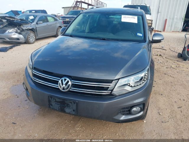 2016 VOLKSWAGEN TIGUAN WVGAV7AX4GW574940 Photo 5
