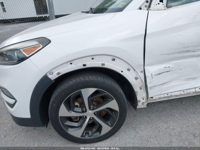 KM8J3CA25HU305751 Hyundai Tucson Sport