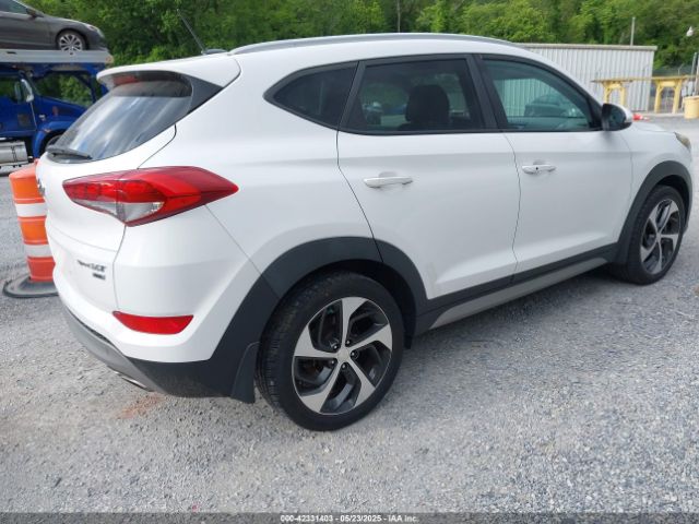 KM8J3CA25HU305751 Hyundai Tucson Sport