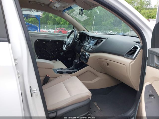 KM8J3CA25HU305751 Hyundai Tucson Sport